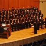 Sbor a sólisté při provedení Messe Solennelle od Charlese Gounoda