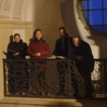 Sólisté na kůru před zkouškou na Rybovu mši